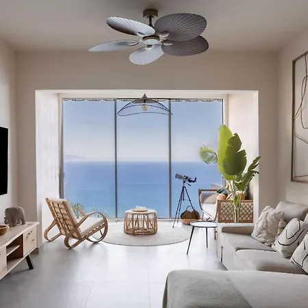 Toucan's Nest: Landing In Paradise