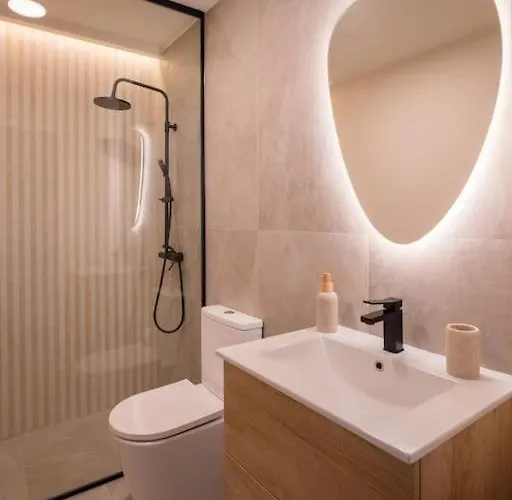 Toucan's Nest: Landing In Paradise *