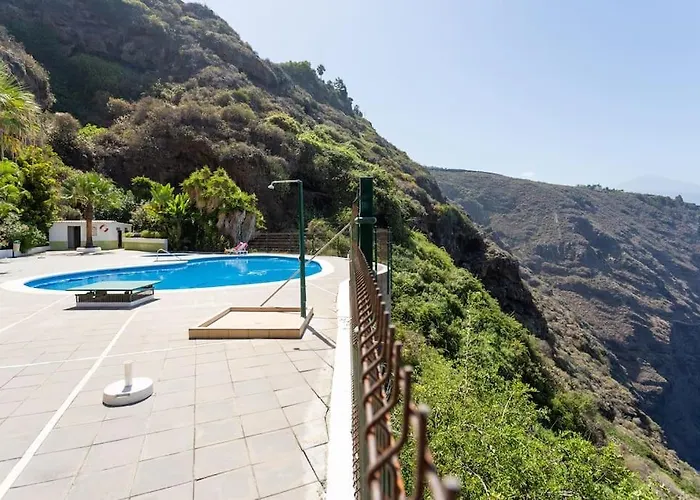 Toucan's Nest: Landing In Paradise